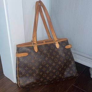 100% Authentic Louis Vuitton Batignolles vertical Monogram